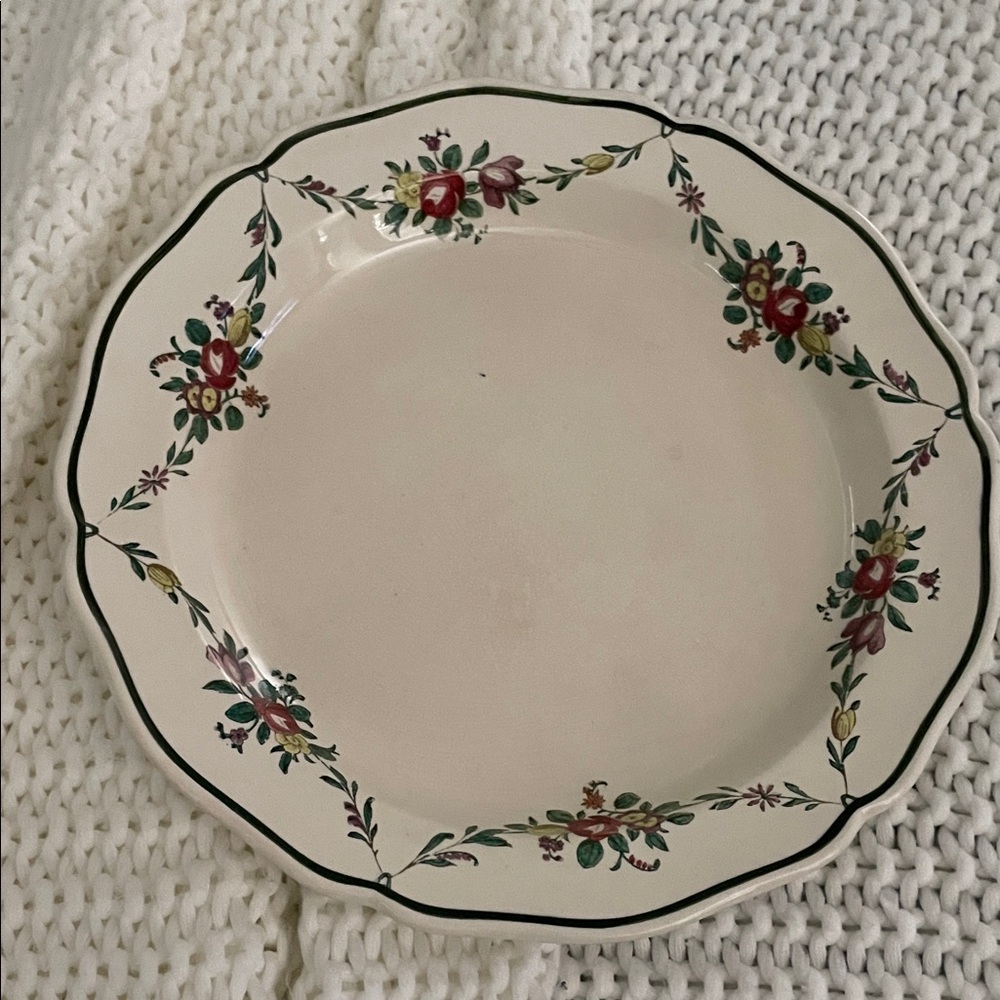 Royal Doulton Old Leeds 12.75 in Scalloped Cream Serving Plate w/ Floral Border